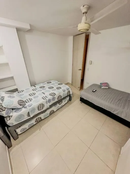 Newly-Renovated And Lovely Apt, 2 Min From The Sea Gaira Apartment
