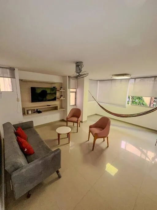 Newly-Renovated And Lovely Apt, 2 Min From The Sea Gaira